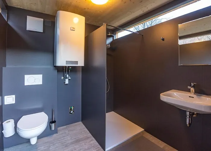 Checkin The Box Schloss Neubruck ラグジュアリーテント Scheibbs